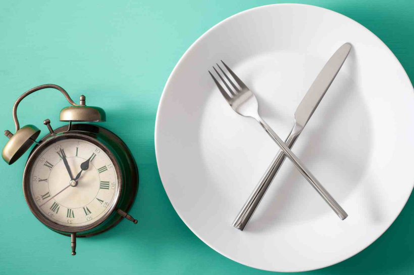 What Science Really Says About Intermittent Fasting: Health Benefits & Risks